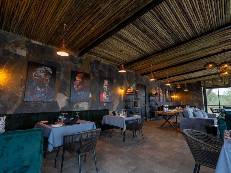 Elephant Springs Camp dinnibg